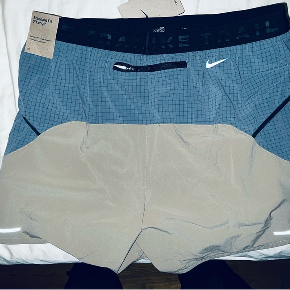 Nike Trail Men's Gray and Teal Athletic Shorts - Picture 4 of 4